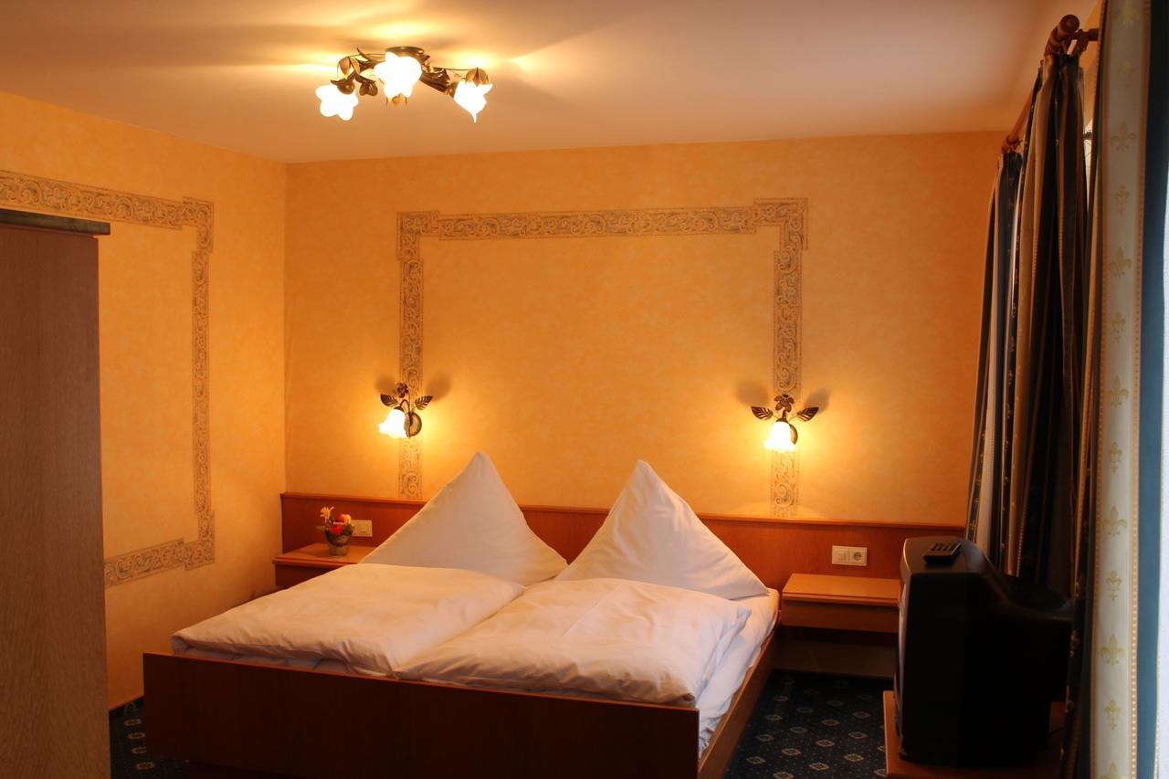 Durrwangen Hotel-Gasthof Zum Hirschen חדר תמונה