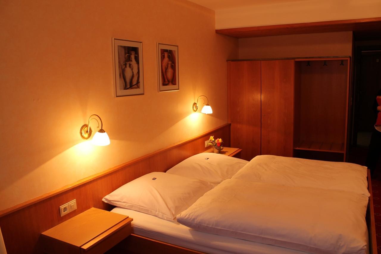 Durrwangen Hotel-Gasthof Zum Hirschen חדר תמונה